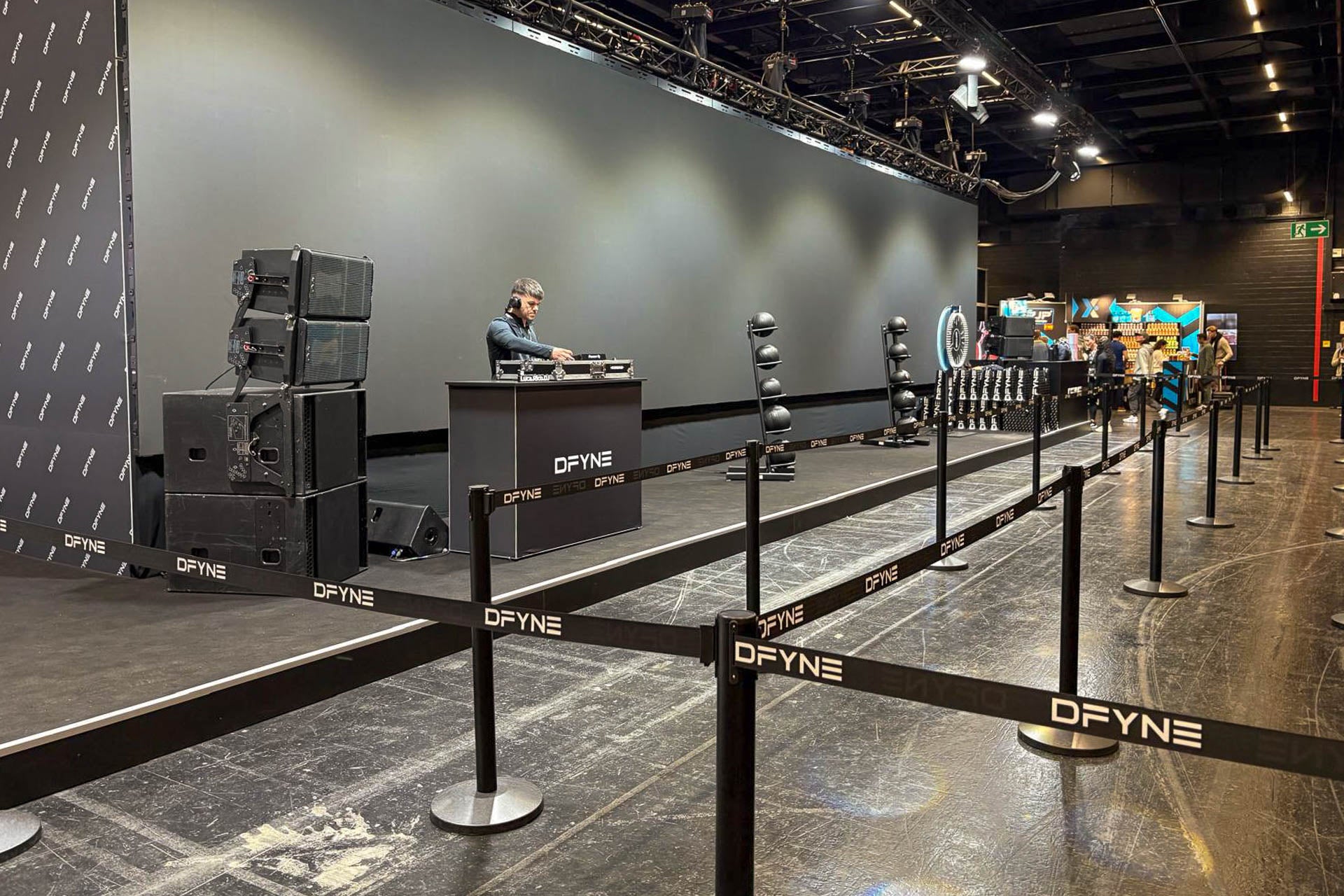 Afzetpaal met bedrukt trekband | Zwart