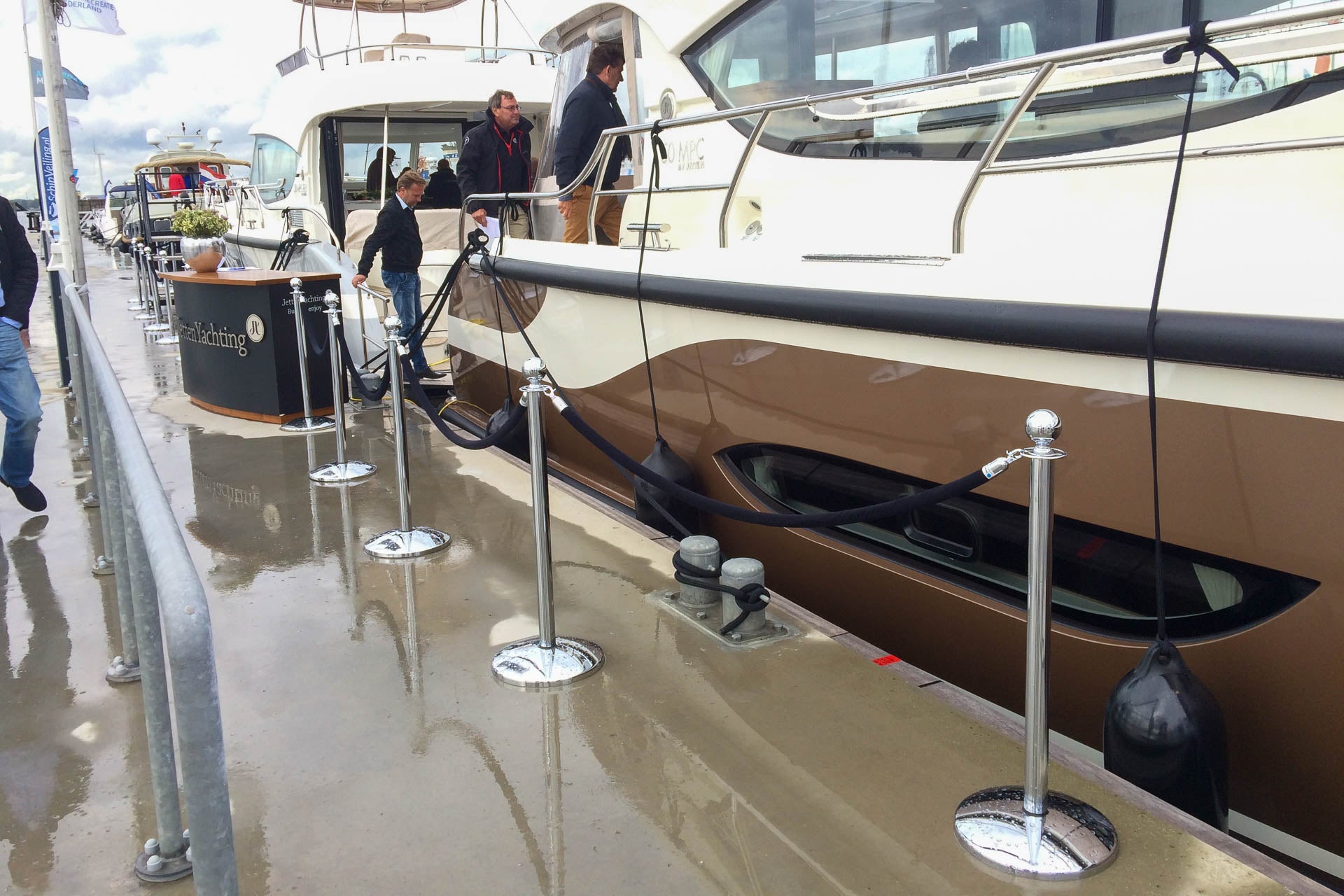 Set Afzetpalen met Koord | Chroom - Zwart - Ronde Bol