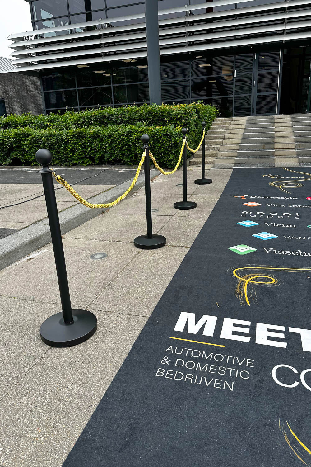 Afzetpaal voor koord | Ronde Bol -  Zwart