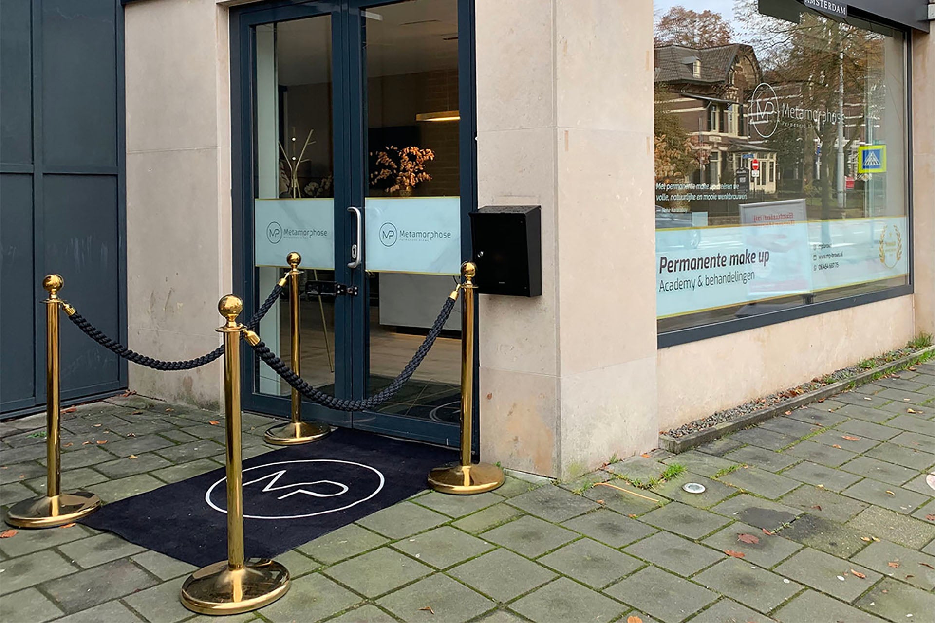 Afzetpaal voor koord | Ronde Bol -  Messing