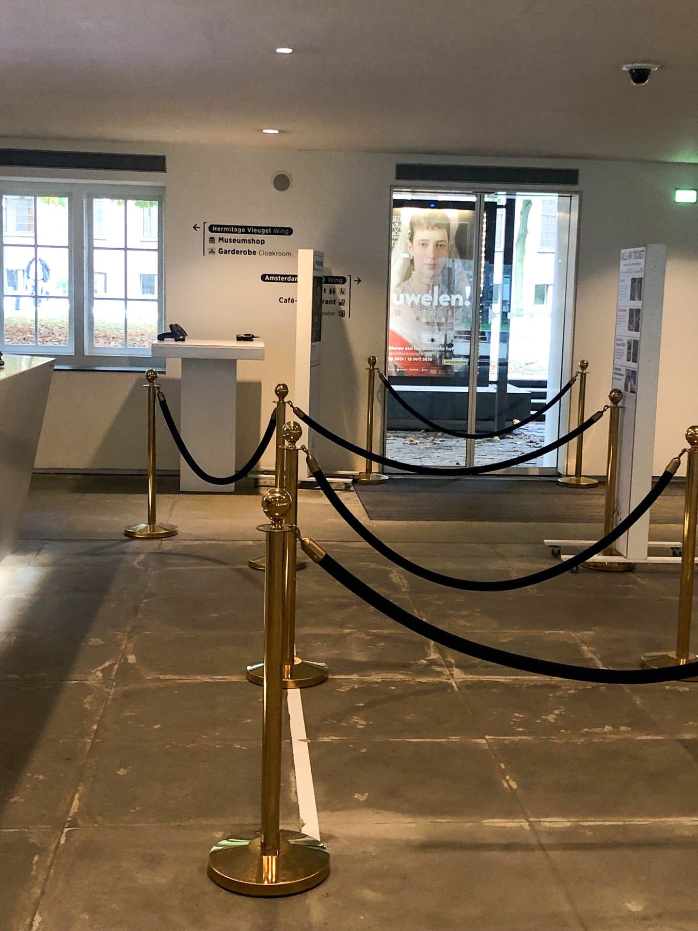 Afzetkoord Velours | Zwart - Messing Afzetpalen | accessoires Rodelopers 