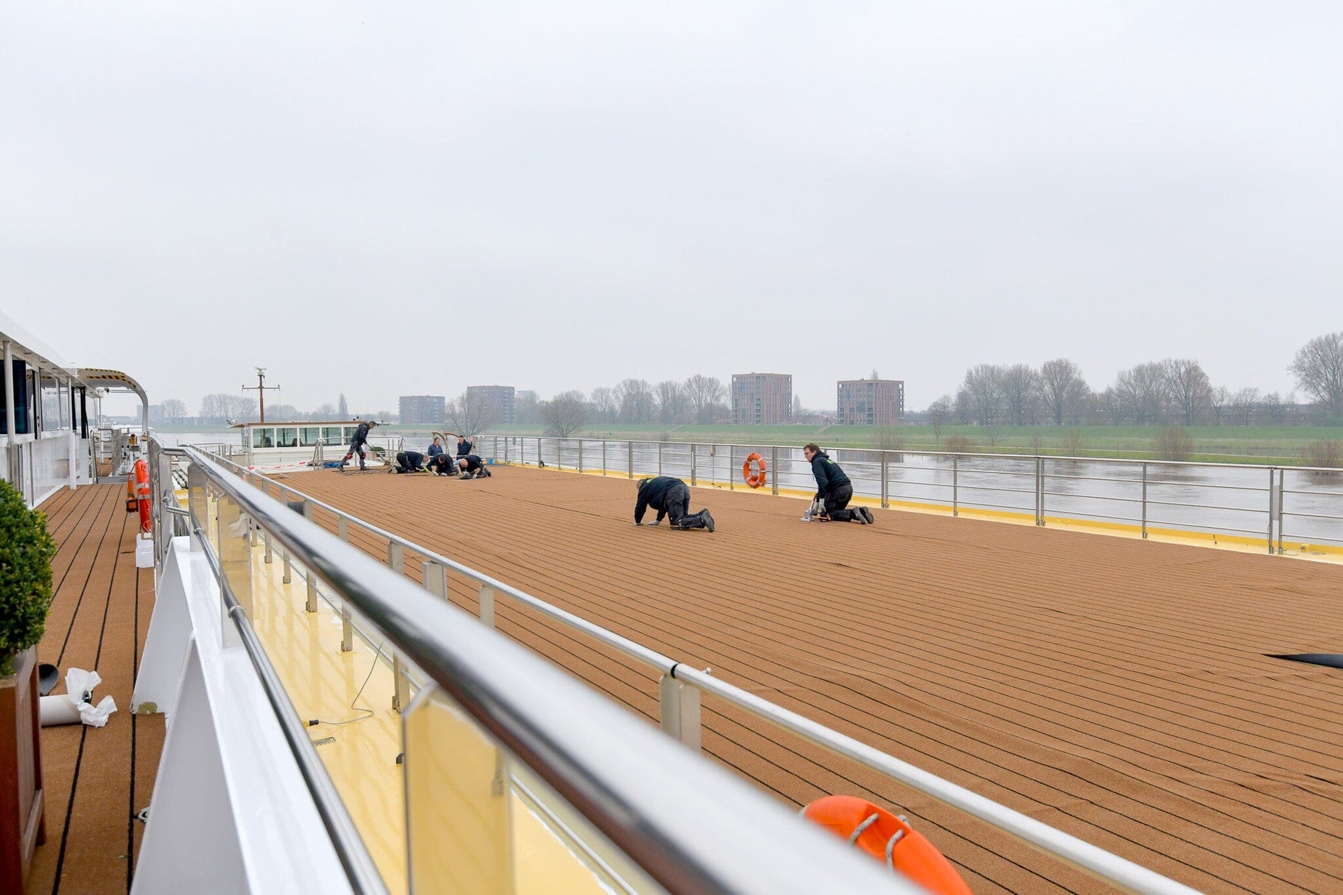 Dura | 82 - Teak Lopers Rodelopers 