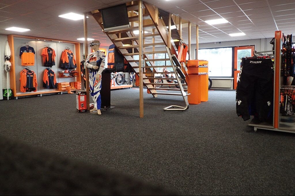 London 50 Gelbacking | Antraciet TAPIJTTEGELS Rodelopers 