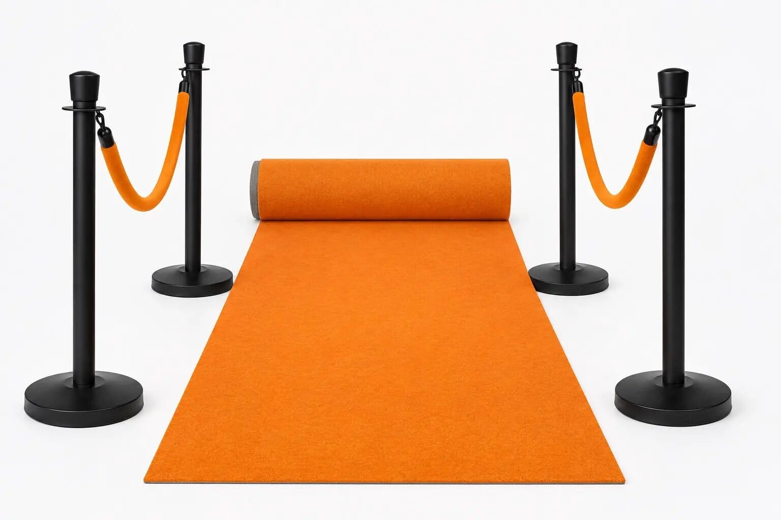 WK Oranje Leeuwen Bundel outdoor with orange carpet, four black stanchions and orange rope